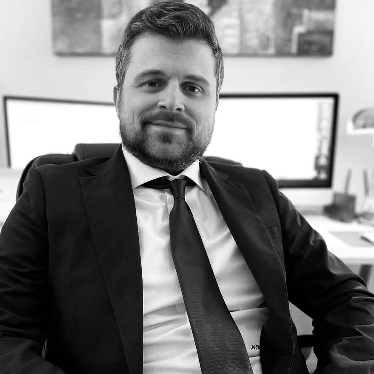 Massimo De Stefano – Consulente SEO e Strategia Digitale | MF Soluzioni Digitali Massimo De Stefano consulente SEO e marketing digitale a Napoli specializzato in e-commerce, SEO LLM e strategie di crescita aziendale